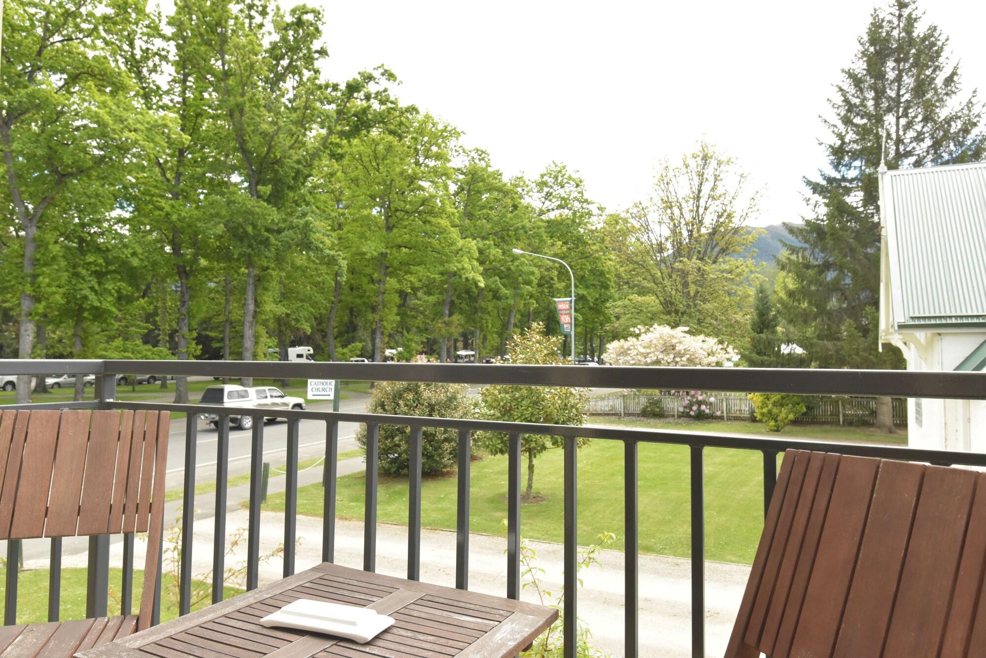 Tussock Peak Lodge Hanmer Springs Exterior photo
