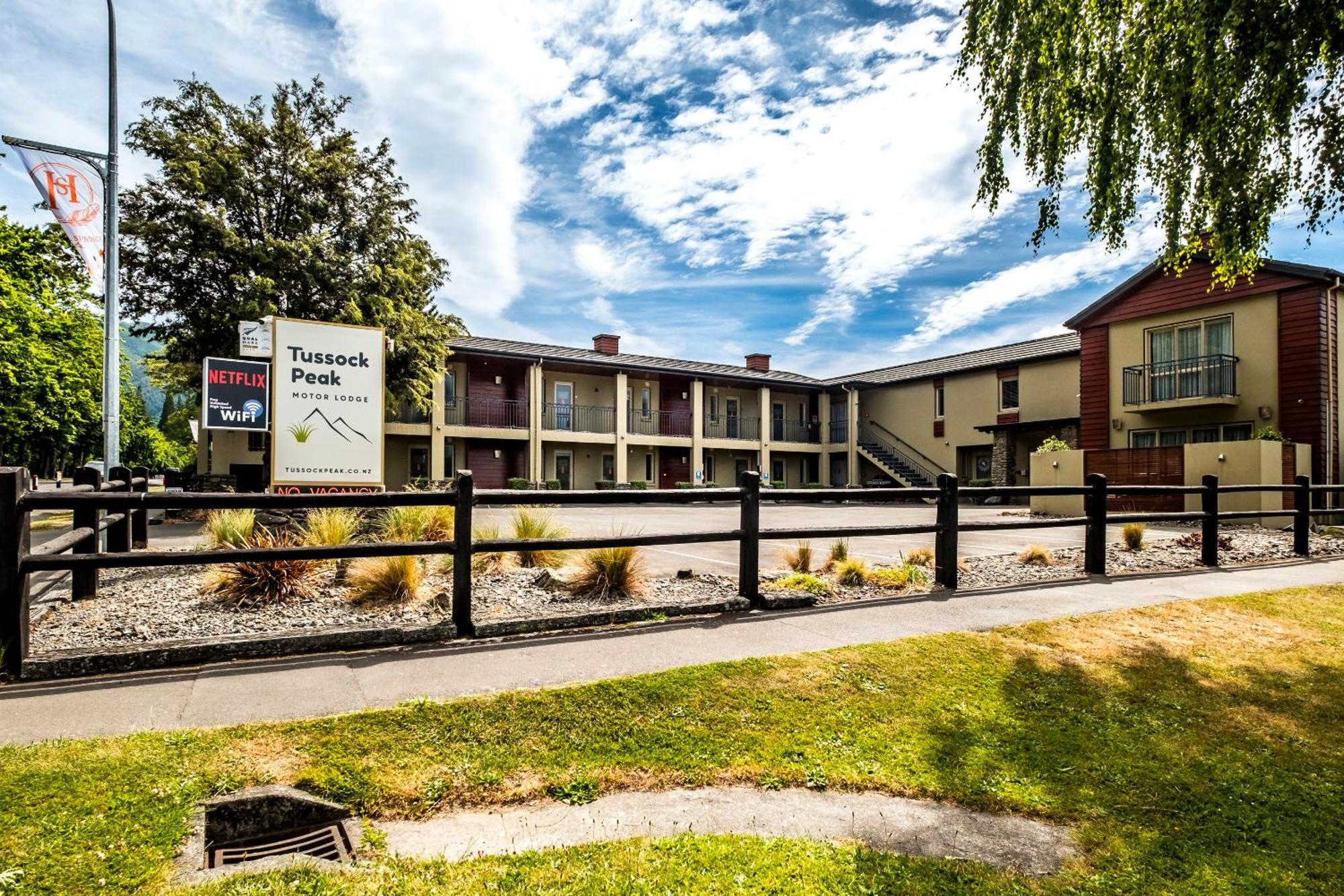 Tussock Peak Lodge Hanmer Springs Exterior photo